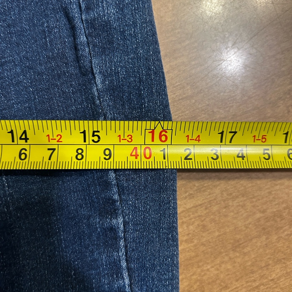 Free People High Rise Dark Wash Pull On Crop Flare Jeans 27
F - Picture 10 of 13